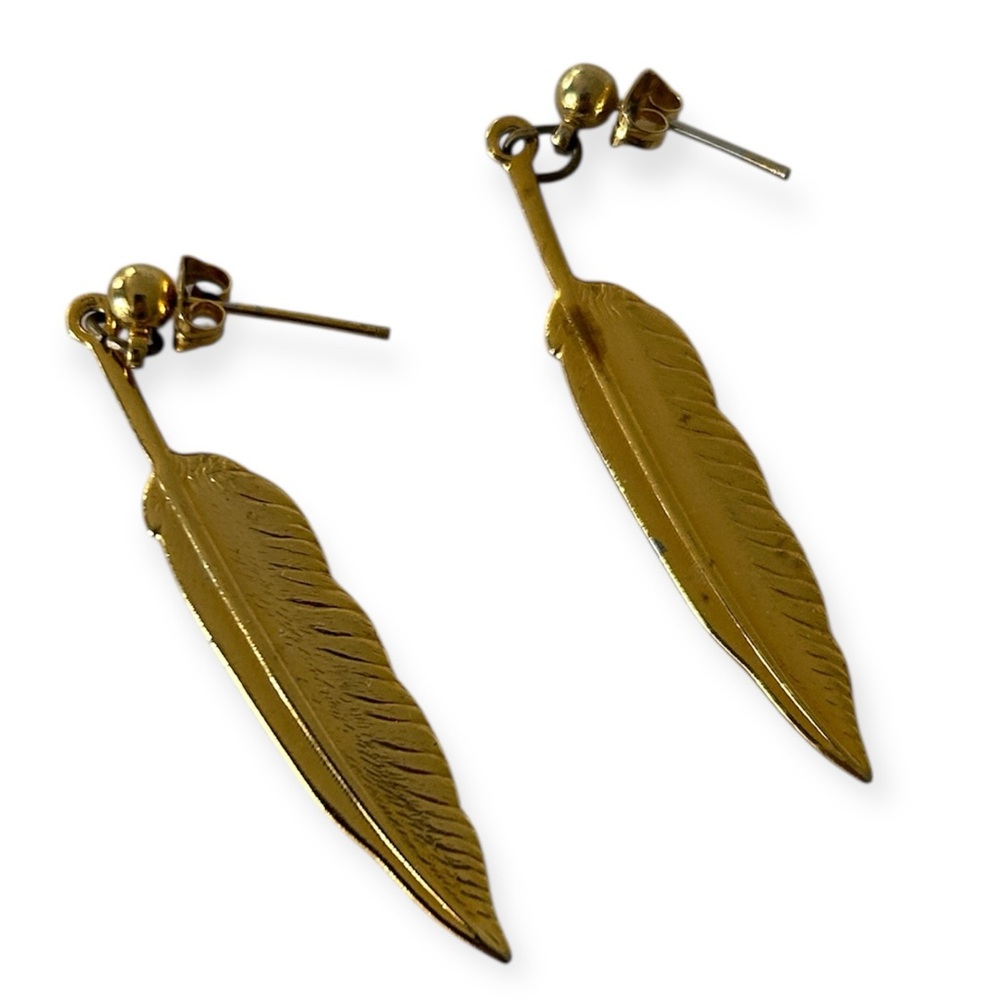Vintage 80’s Gold Tone Feather Drop Earrings - Picture 13 of 14